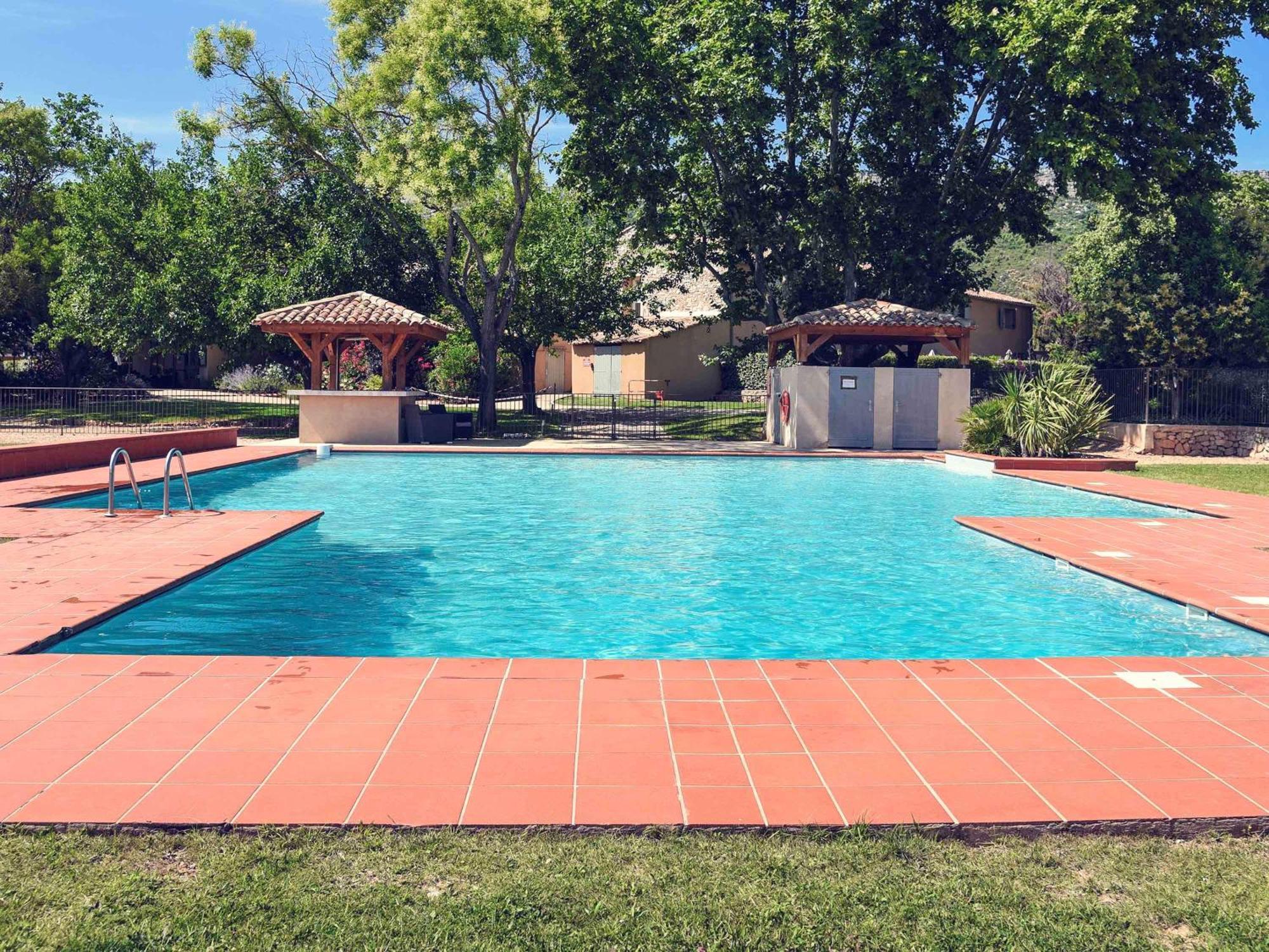 Mercure Aix-En-Provence Sainte-Victoire Châteauneuf-le-Rouge Εξωτερικό φωτογραφία