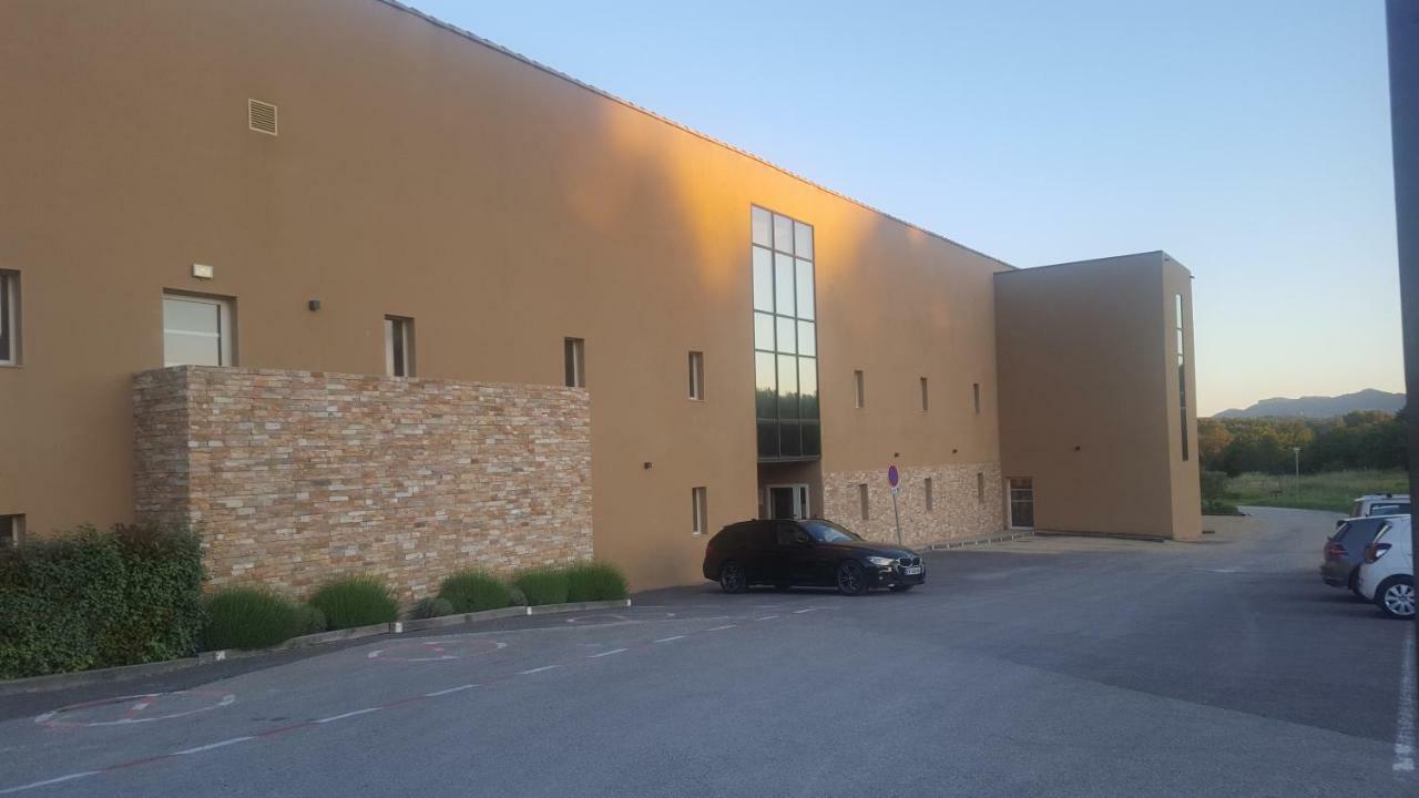 Mercure Aix-En-Provence Sainte-Victoire Châteauneuf-le-Rouge Εξωτερικό φωτογραφία